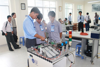 Hội thi “Thiết bị dạy nghề tự làm năm 2013”